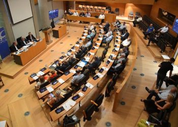 Άμεση οικονομική στήριξη στους πληγέντες Δήμους για καθαρισμό των πόλεων αποφάσισε η ΚΕΔΕ