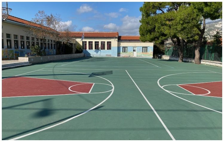 Κλειστές μέχρι το «πρώτο κουδούνι» παραμένουν οι αυλές των σχολείων