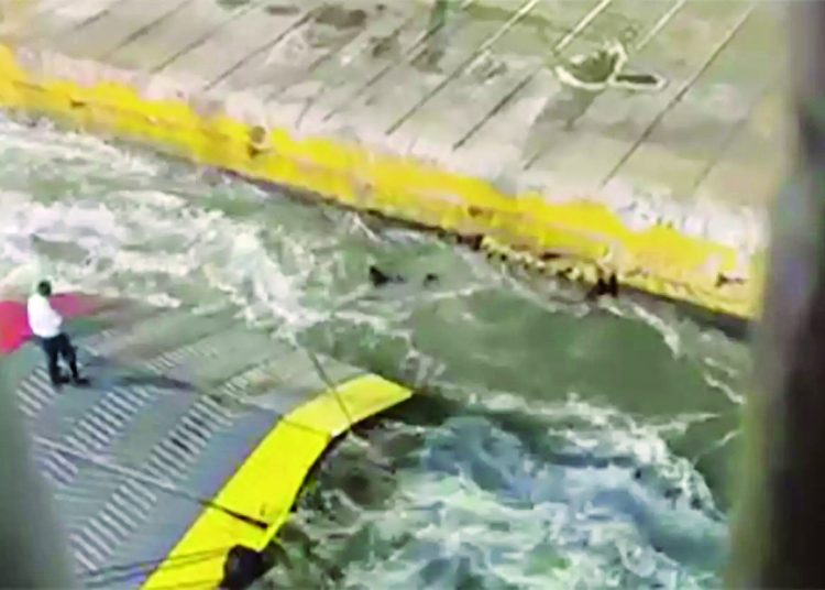 BLUE HORIZON: Βαρέλι δίχως πάτο…