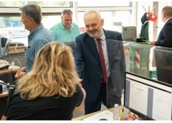 Επίσκεψη Τ. Γιαννακόπουλου στις υπηρεσίες του Δήμου Αμαρουσίου: «Είμαστε δίπλα σας, σας θέλουμε δίπλα μας»