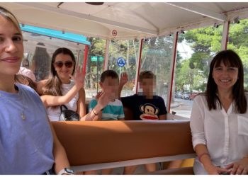 Παραδόθηκε προς χρήση η παιδική χαρά στην Αγίου Σίλα στη Νέα Πεντέλη