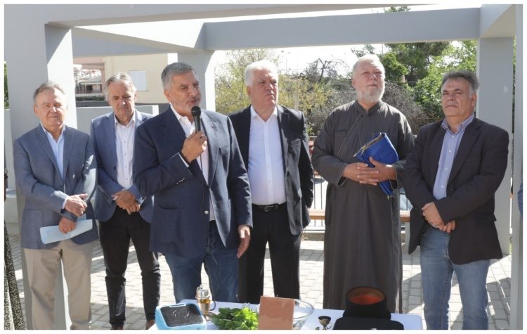 Σε αγιασμούς σχολείων σε Μεταμόρφωση και Αγ. Παρασκευή ο Γ. Πατούλης