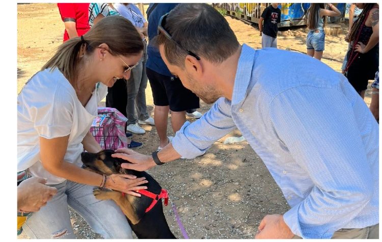 Μαζική συμμετοχή στη γιορτή υιοθεσίας αδέσποτων ζώων του Δήμου Βριλησσίων