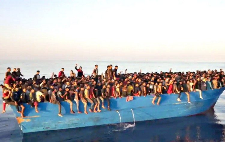 Οι πρόσφυγες στη Λαμπεντούζα…