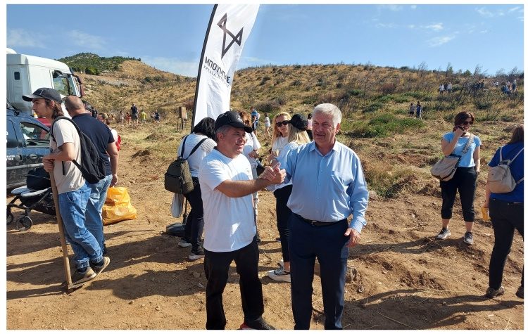 Πλήθος κόσμου έδωσε το «παρών» στην  Εθελοντική Δράση Αναδάσωσης που διοργάνωσε ο ΣΠΑΠ στο Πεντελικό