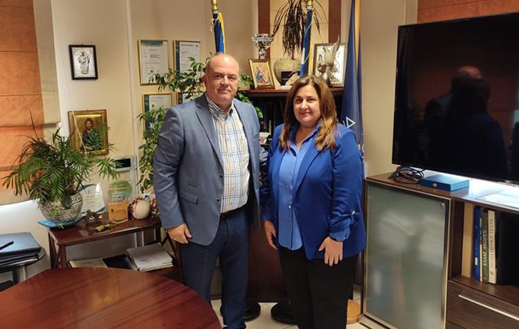 Πρώτη συνάντηση Γ. Καλαφατέλη - Κ. Μαϊχόσογλου στο Δημαρχείο Διονύσου