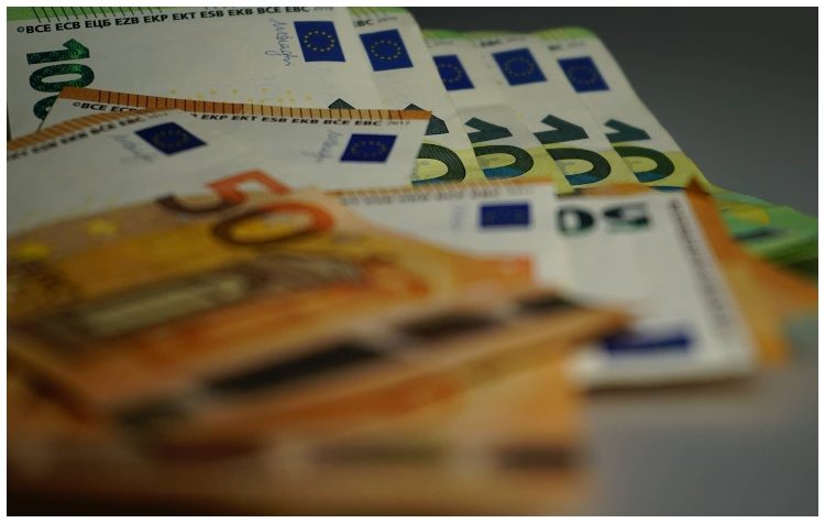 Στην επενδυτική βαθμίδα η Ελλάδα από τον οίκο S&P - Προβλέπει ισχυρή οικονομική ανάπτυξη στα επόμενα χρόνια