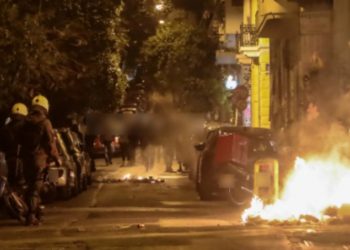 Επεισόδια σε Ηράκλειο και Εξάρχεια - Σοβαρός τραυματισμός 17χρονης