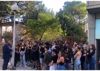 3ο ΓΕΛ Αμαρουσίου: Επίσκεψη της Γ’ τάξης σε ΚΑΠΗ και Κοινωνικό Παντοπωλείο με προσφορά τροφίμων