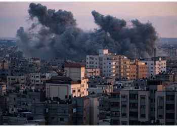 Το Ισραήλ ορκίζεται να «καταστρέψει» τη Χαμάς και συνεχίζει να πλήττει τη Γάζα