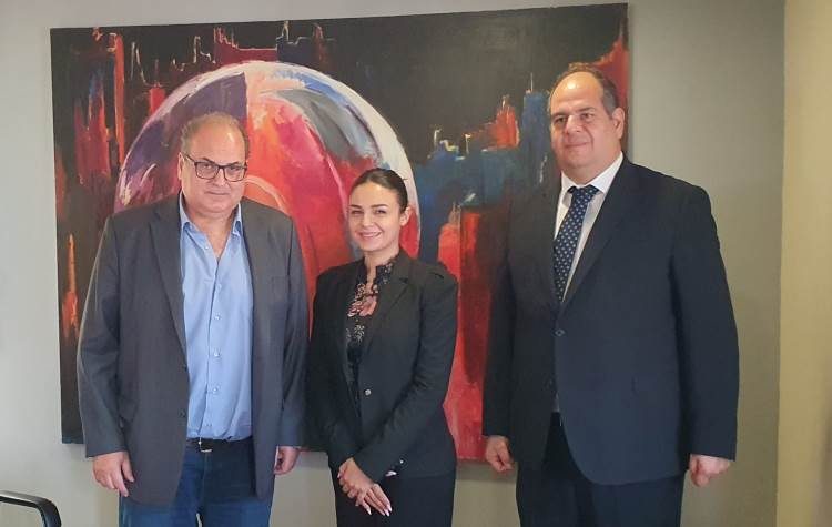 Τετ α τετ του δημάρχου με τον πρέσβη της Παλαιστίνης