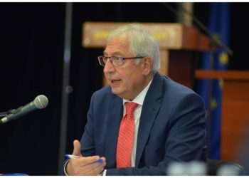 «Το Μαρούσι Ψηλά!»: «Στέφανος Τσιπουράκης και Μαρία Γώγου στηρίζουν Θεόδωρο Αμπατζόγλου»