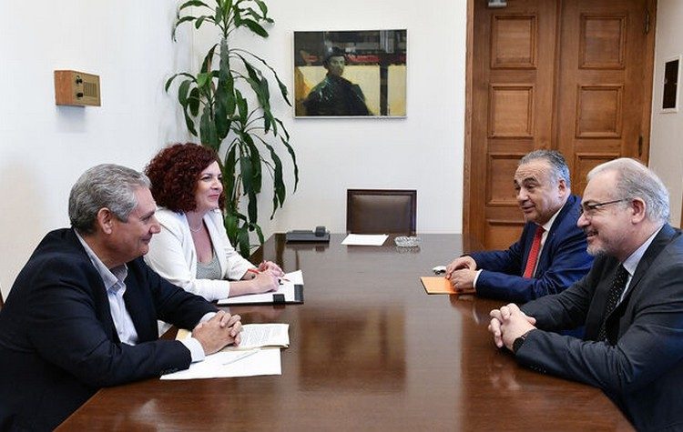 Συνάντηση αντιπροσωπείας του ΚΚΕ με τους προέδρους των Δικηγορικών Συλλόγων Αθηνών & Πειραιά