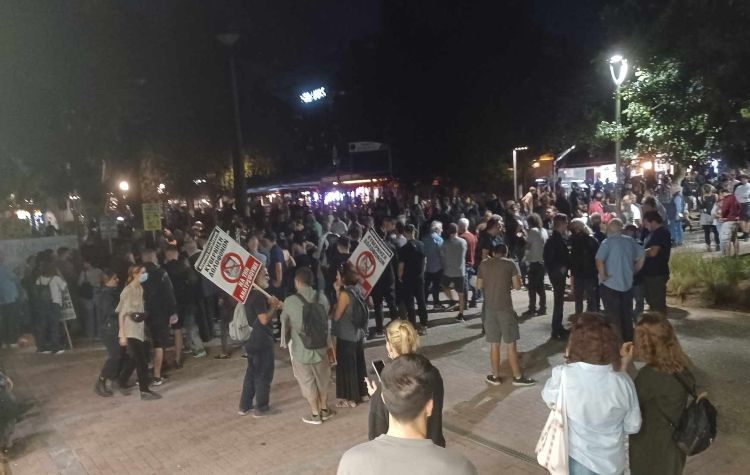 Σε ήρεμο κλίμα πραγματοποιήθηκαν οι αντιφασιστικές συγκεντρώσεις σε Ηράκλειο και Νέα Ιωνία