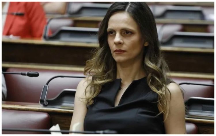 Ραγδαίες εξελίξεις στον ΣΥΡΙΖΑ-ΠΣ: Ανεξαρτητοποιήθηκαν 9 βουλευτές