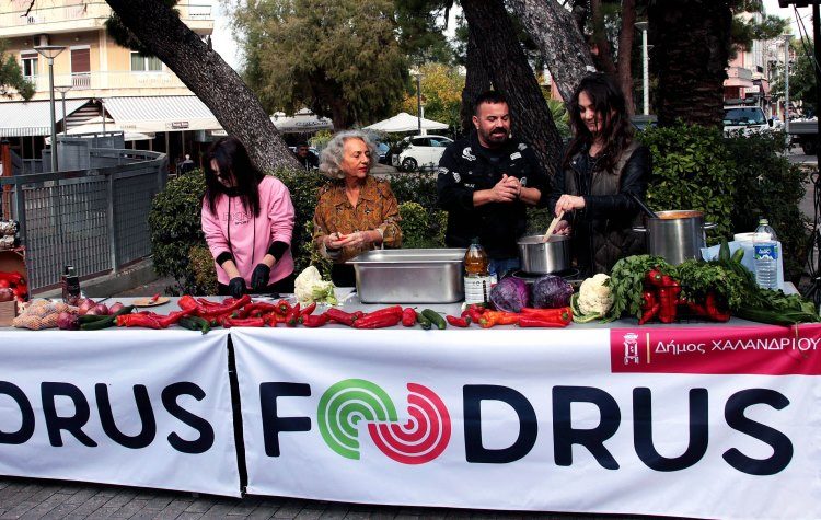 Βασίλης Καλλίδης: Μαγείρεψε… σώζοντας τρόφιμα