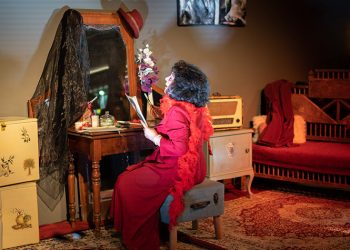 Galerie Δημιουργών: Με «Δυο σταγόνες κονιάκ» έρχονται η Κατερίνα Γκατζόγια και οι μουσικοί της