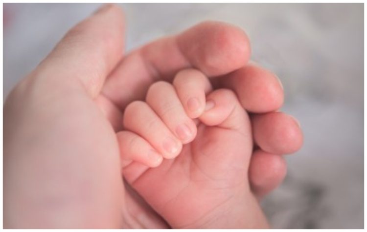 Μαίες Κέντρου Υγείας Αγίας Παρασκευής: Καμπάνια ενημέρωσης για τον θηλασμό