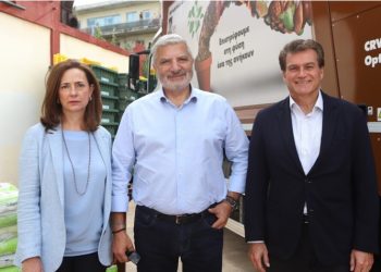 Ο Δήμος παρέλαβε από την Περιφέρεια νέο απορριμματοφόρο συλλογής βιοαποβλήτων και καφέ κάδους