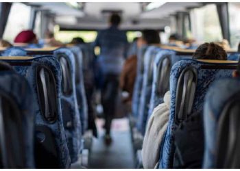 Περιφέρεια: «Καθημερινά 1.586 δρομολόγια για 29.000 μαθητές» - Γονείς: «Ελλείψεις και ταλαιπωρία»