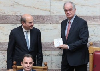 Προϋπολογισμός 2024: Προβλέψεις για ανάπτυξη 2,9%, πληθωρισμό 2,4% και ανεργία 10,6%