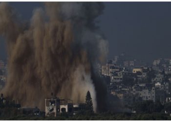 Γάζα: Σκηνές πανικού και χάους στα νοσοκομεία Αλ Κοντς και Αλ Σίφα