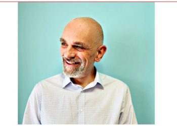 Χρήστος Άνθης στην «Α»: «Από 15 χρονών, η αγάπη μου για το θέατρο δεν μειώθηκε ποτέ»