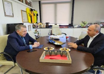 Συνάντηση Ν. Μπάμπαλου με Ν. Ταχιάο στο Δημαρχείο για την Λ. Κύμης