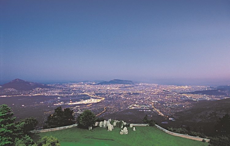 Regency Casino Mont Parnes: Διασκέδαση και γιορταστική ατμόσφαιρα από… ψηλά!