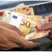 Τη Δευτέρα ξεκινά η προπληρωμή επιδομάτων, παροχών και Δώρου Χριστουγέννων από τη ΔΥΠΑ