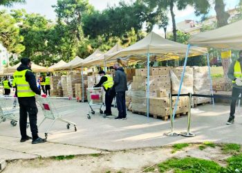 Περιφέρεια Αττικής: Στηρίζει τις ευάλωτες κοινωνικές ομάδες της Π.Ε. Πειραιώς & Νήσων διανέμοντας τρόφιμα & προϊόντα