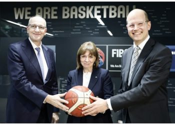 Επίσκεψη Σακελλαροπούλου στην FIBA – Στο ΣΕΦ ο τελικός του Ευρωμπάσκετ Γυναικών 2025
