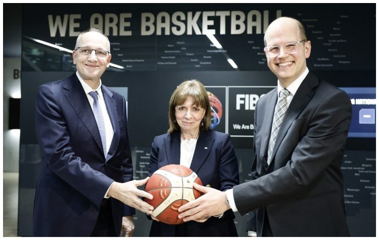 Επίσκεψη Σακελλαροπούλου στην FIBA – Στο ΣΕΦ ο τελικός του Ευρωμπάσκετ Γυναικών 2025