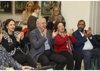 Κάλαντα και μελωδίες κατέκλυσαν το δημαρχείο Αμαρουσίου