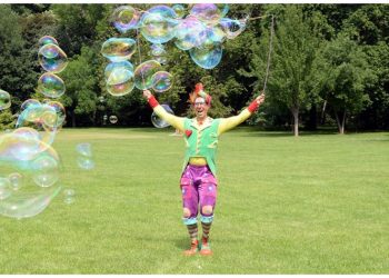 Bubble Show: Χριστουγεννιάτικα πρωινά παιχνιδιού στο Πευκοδάσος Μελισσίων