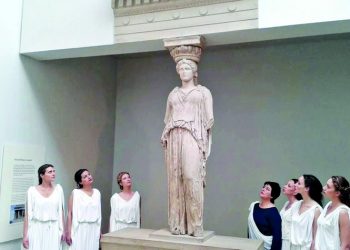 Έξι Καρυάτιδες αναζητούν την αδελφή τους στο Λονδίνο