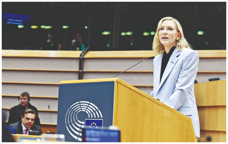 Κέιτ Μπλάνσετ: «Να ακούσουμε τη φωνή των προσφύγων»