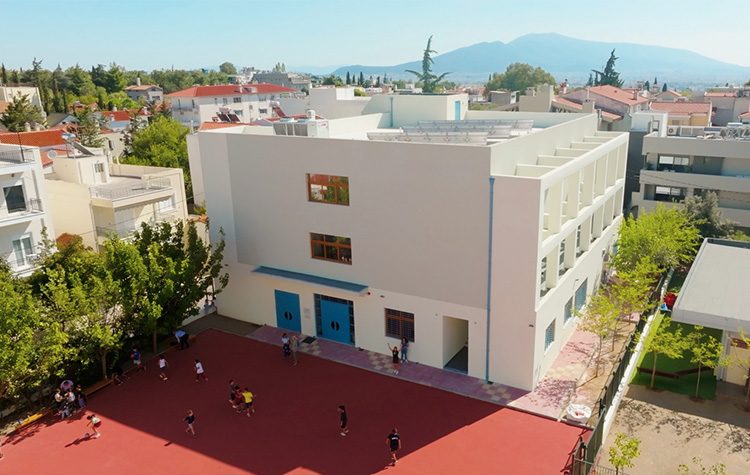 Η ώρα του αγιασμού στη νέα πτέρυγα του 1ου Δημοτικού Σχολείου Κηφισιάς