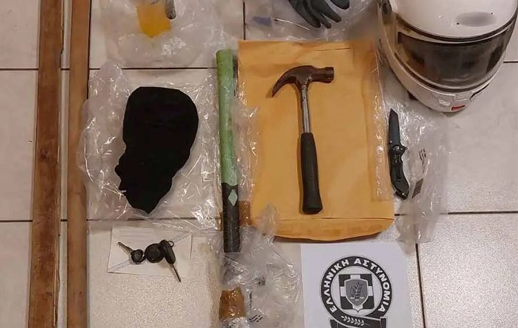 Αιματηρή συμπλοκή στη Νέα Ερυθραία: Δύο συλλήψεις κι ένα… οπλοστάσιο