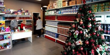 Κοινωνικό Παντοπωλείο: Χριστουγεννιάτικη στήριξη σε πάνω από 585 οικογένειες