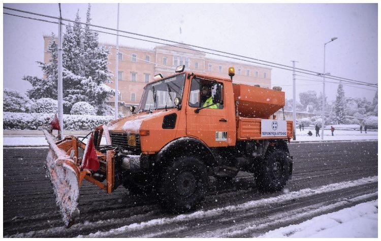Σε ετοιμότητα για ενδεχόμενο χιονιά έθεσε ο Β. Κικίλιας τις εταιρείες μηχανημάτων έργου