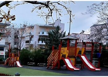Ανακαινίζεται εκ βάθρων η παιδική χαρά στις οδούς Τροίας & Τειρεσίου