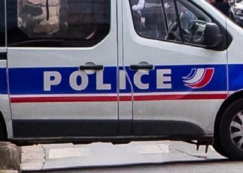 Αιματηρή επίθεση στο κέντρο του Παρισιού, με νεκρό και τραυματίες