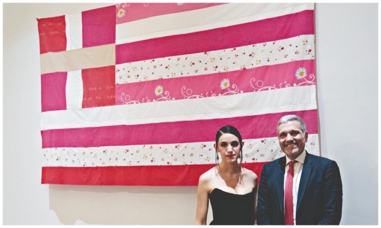 Προξενείο Νέας Υόρκης: Ροζ σημαία αντιδράσεων