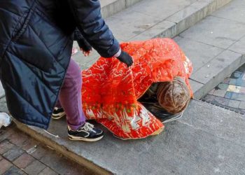 Δίκτυο Αλληλεγγύης: Ζεστή «αγκαλιά» σε αστέγους