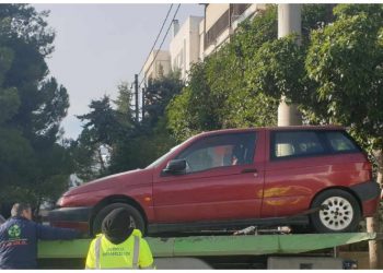 Ξεκίνησε η περισυλλογή εγκαταλελειμμένων οχημάτων από τους δρόμους της πόλης