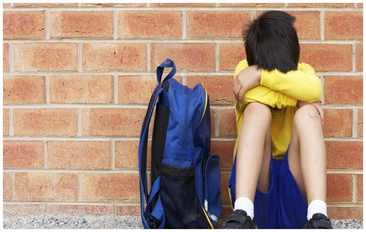 Άμεση προστασία για τα παιδιά - θύματα βίας· δεν είναι σάκοι του μποξ!