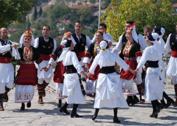 Τμήματα παραδοσιακών χορών στον Δήμο