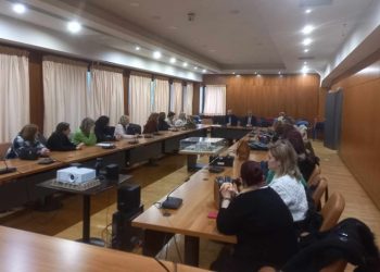 Άμεση λύση στο θέμα του σχολικού και μείωση τροφείων των παιδικών σταθμών ανακοίνωσε ο δήμαρχος