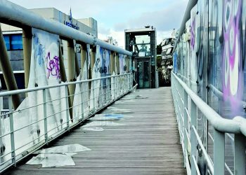 Τρεις φωτογραφίες ίσες με 3.000 λέξεις